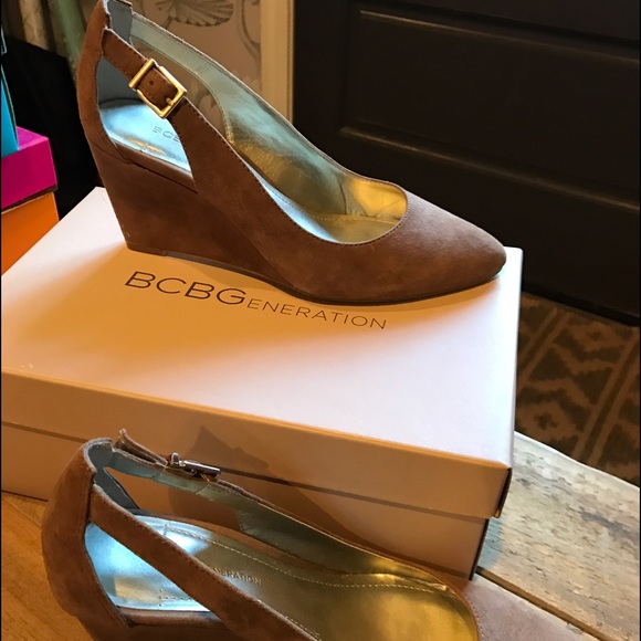 BCBG Taupe suede wedge shoes