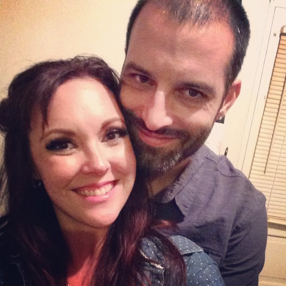 Meet your Posher, Amanda - Picture 2 of 3