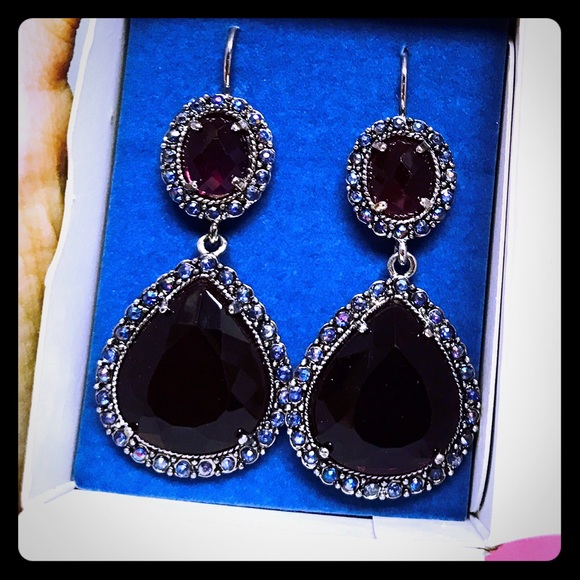 Beautiful maroon rhinestone earrings
