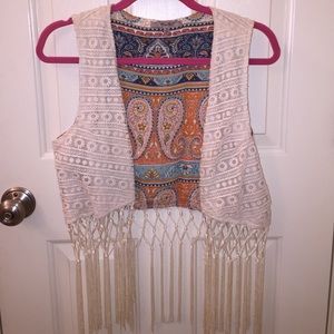 Cream, lace Miss Me vest like new!