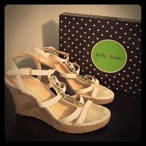 Kelly & Katie espadrille wedges white sz 9