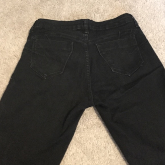 Black skinny jeans size 5/27