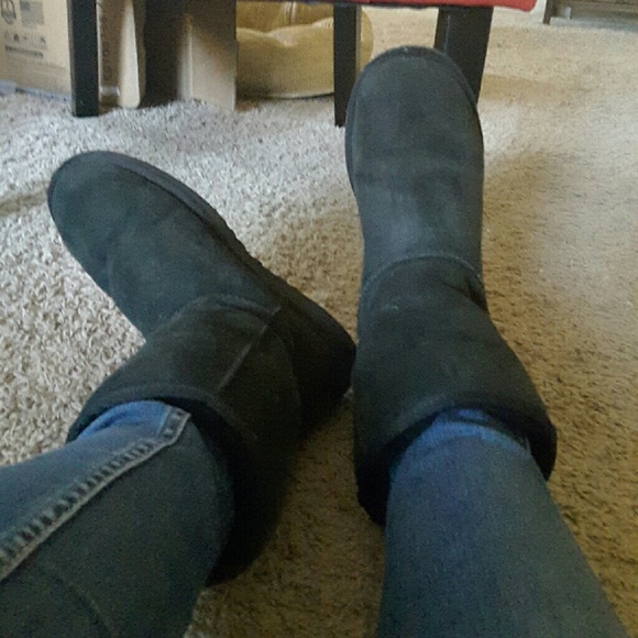 Black Uggs