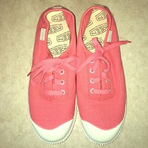 Keen pink sneakers / tennis shoes ! 💕