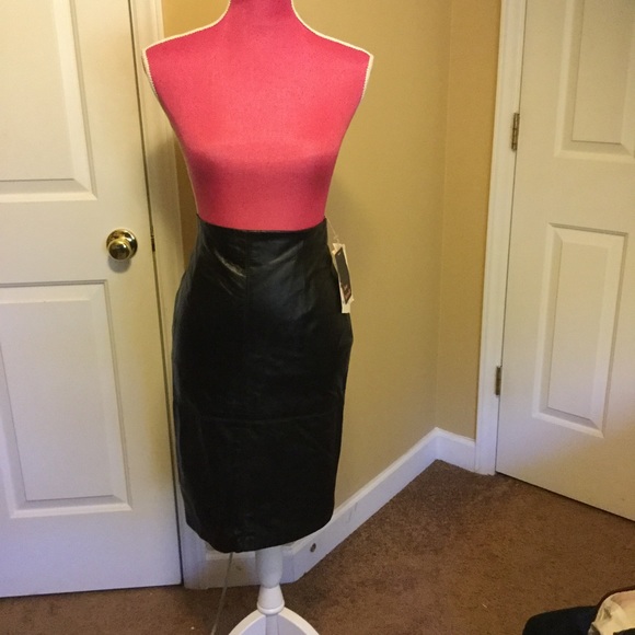 LEATHER  Anne Klein Skirt.