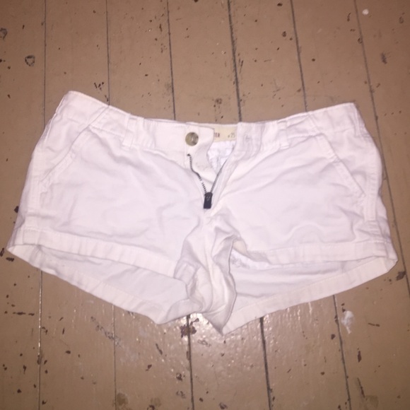 white shorts from hollister size 1 w25