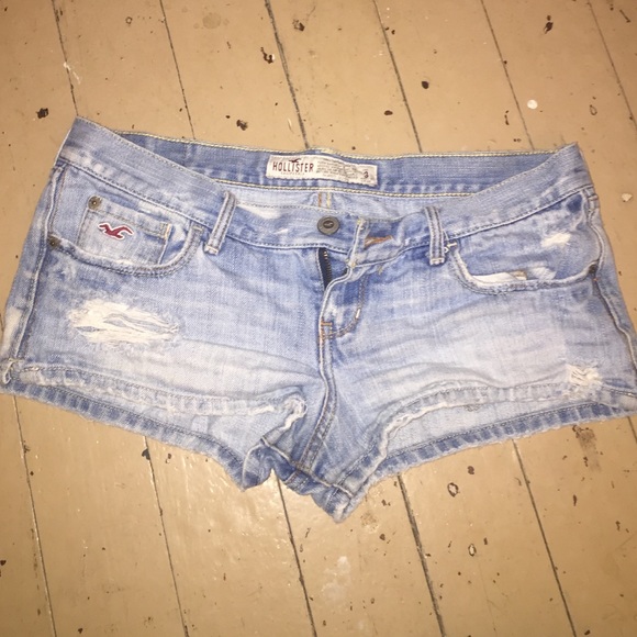 hollister medium wash jean shorts size 3