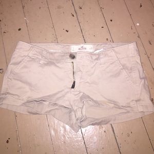 hollister khaki shorts size 1