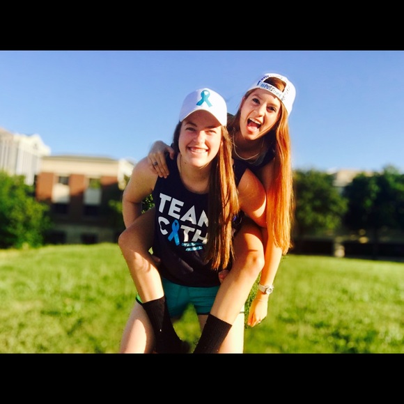 Meet your Posher, Stephanie - Picture 2 of 3