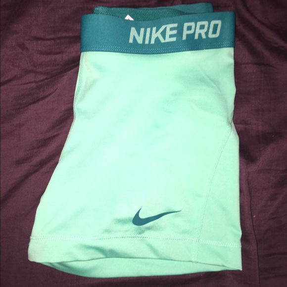 Nike pro