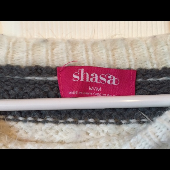 Fuzzy and warm sweater - Picture 2 of 2