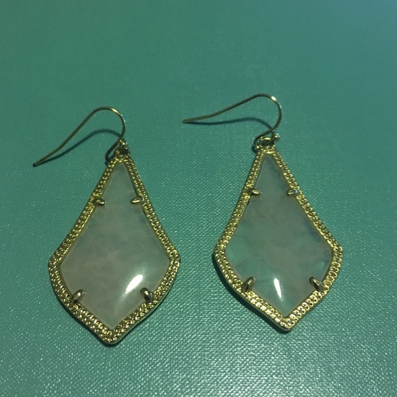 Kendra Scott earrings!!