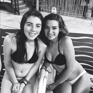 Meet your Posher, Chloe