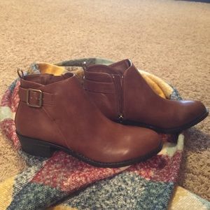 NWOT Forever 21 booties!