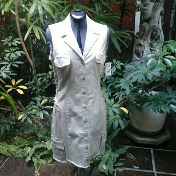 Dress - Picture 1 of 3