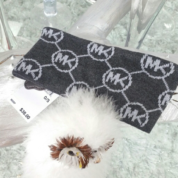 🚨SOLD OUT🚨Michael Kors headband NWT - Picture 2 of 3