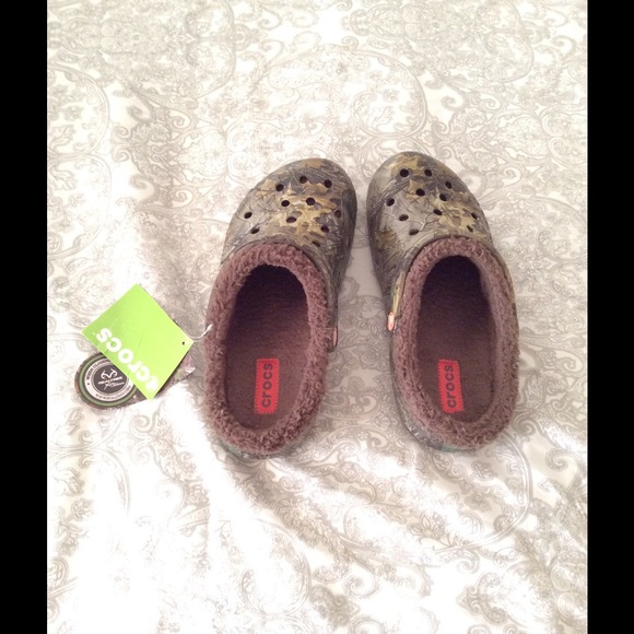 Camo fuzzy crocs