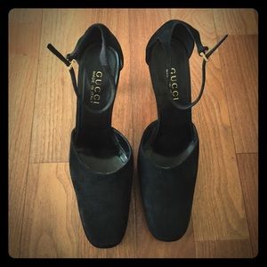 Vintage Gucci suede pumps.