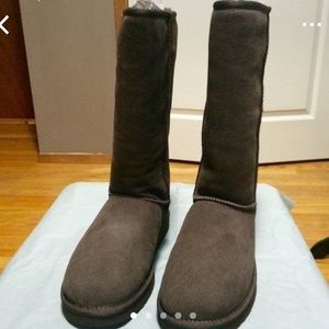 Women's classic tall uggs!