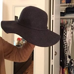 Wool floppy hat