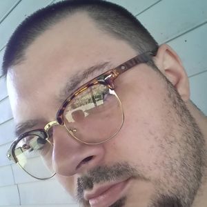 Meet your Posher, Zachary