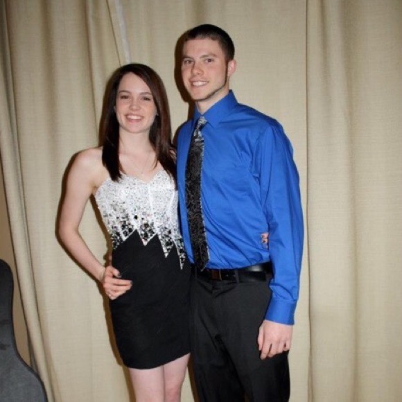 Tony Bowls Prom Dress - Picture 2 of 4