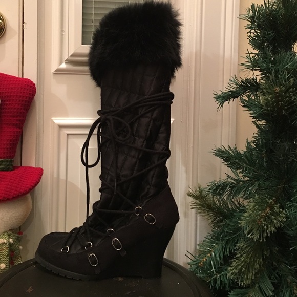 Black quilted Lace-Up Boots