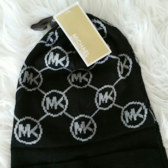 🌟LAST DAY LISTED 🌟Michael Kors Beanie NWT - Picture 3 of 3