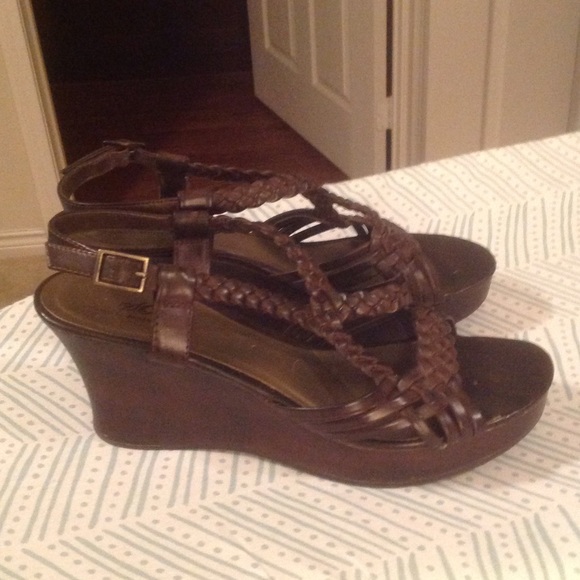 Brown leather wedges