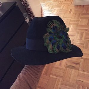 Wool hat with peacock design
