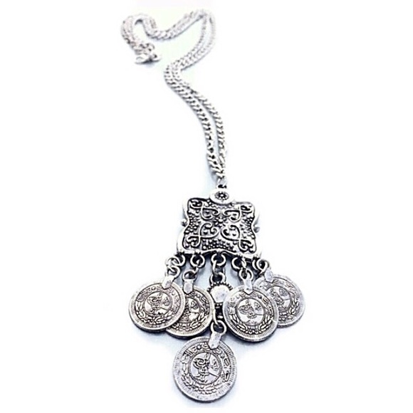 Jewelry - NWT bohemian silver colored long necklace