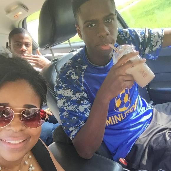 Meet your Posher, Desiree