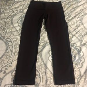 Lululemon wonder under crops