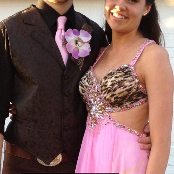 Dave and Johnny Prom Dress - Picture 3 of 8