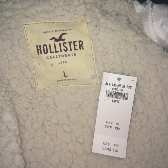 *BRAND NEW/NEVER WORN*Hollister Sherpa Lined Parka