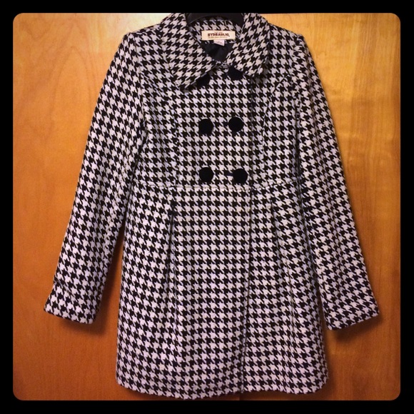** Houndstooth Peacoat **