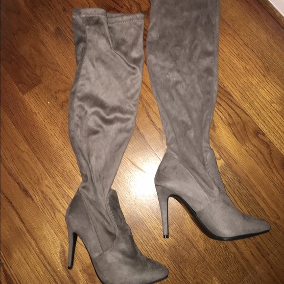 Suede boots