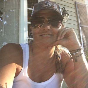 Meet your Posher, Leigh