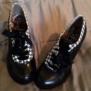 Black and white chunky heel