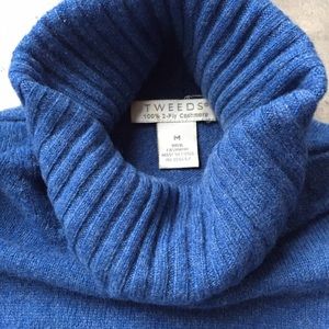 100% Cashmere turtleneck sweater