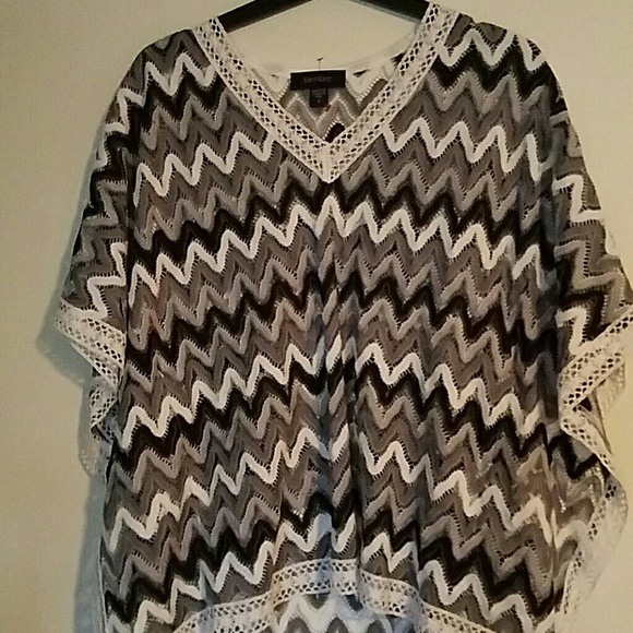 Karen Kane caftan shirt
