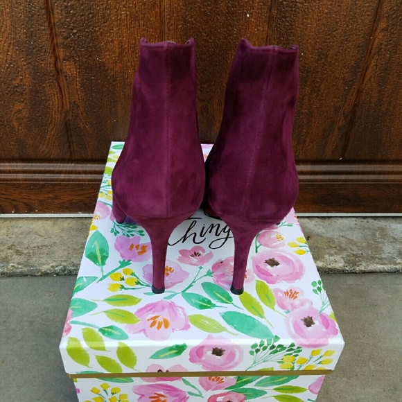 Sexy Vince Camuto Suede Booties - Picture 4 of 4