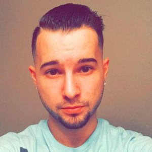 Meet your Posher, Derek