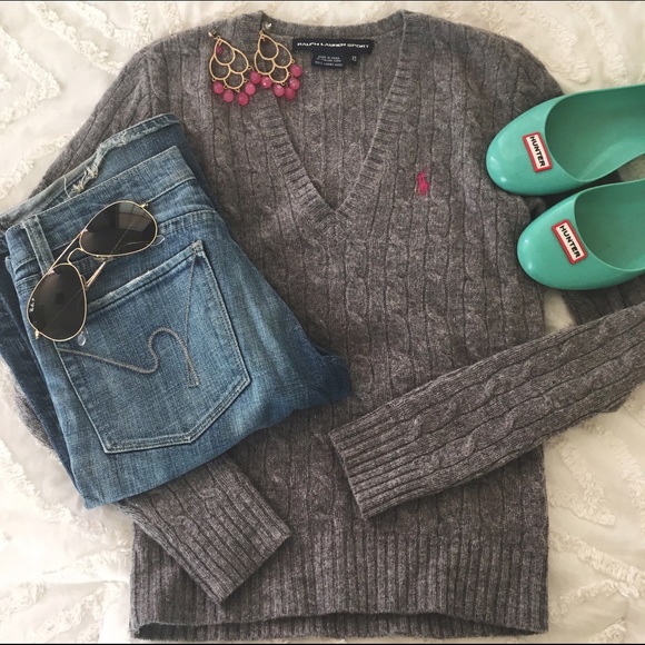 🎉HP🎉 Ralph Lauren Polo v-neck sweater