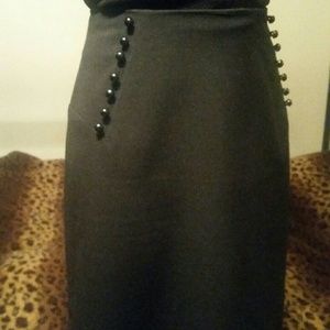 Straight skirt w/ruffle back