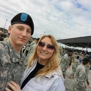 Meet your Posher, Leslie