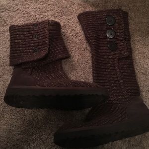 Brown Knit uggs!