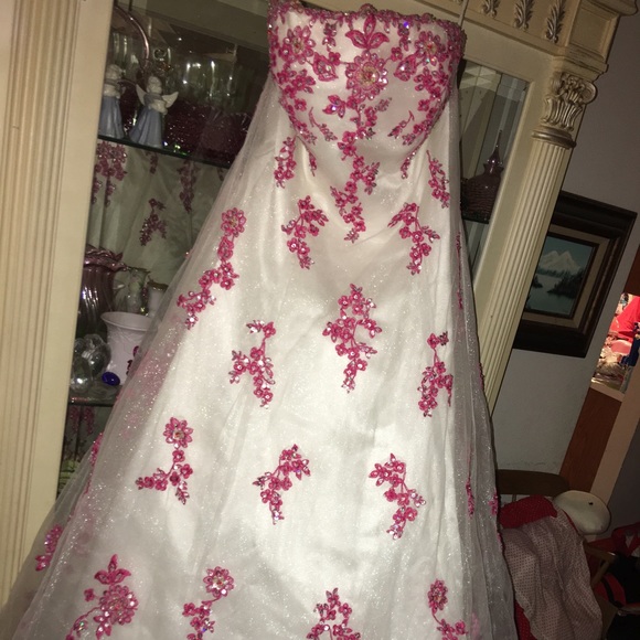 Very flattering dress