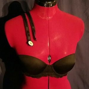 PINK/Victoria's Secret black lace convertible bra
