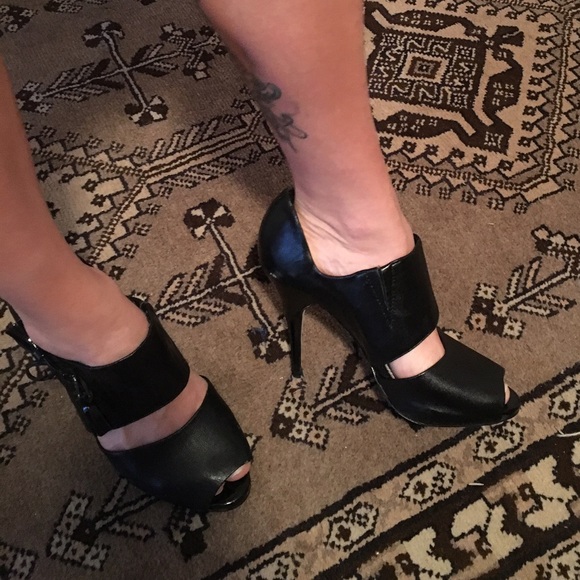 White House black market shoes - Picture 2 of 4